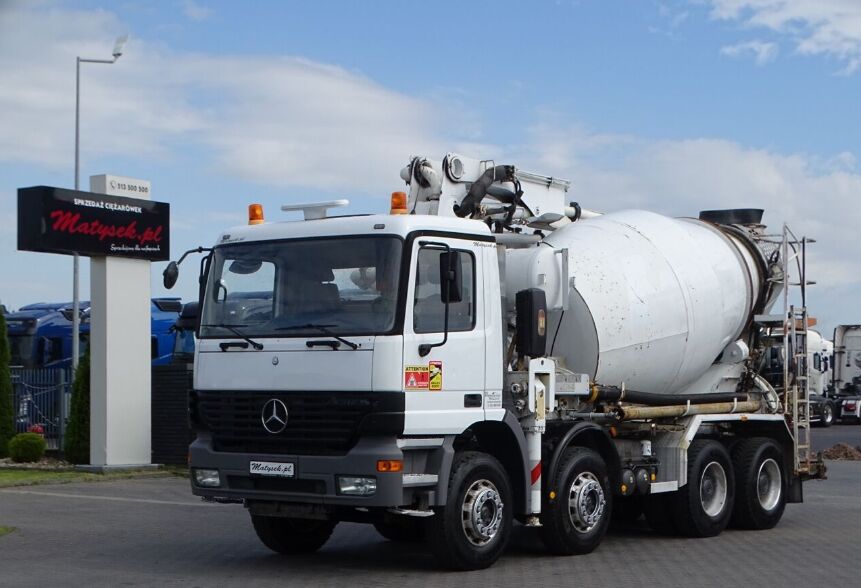 Liebherr  auf Chassis Mercedes-Benz ACTROS 3235  Betonfahrmischer