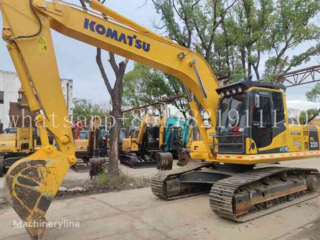 Komatsu PC220-8 Kettenbagger